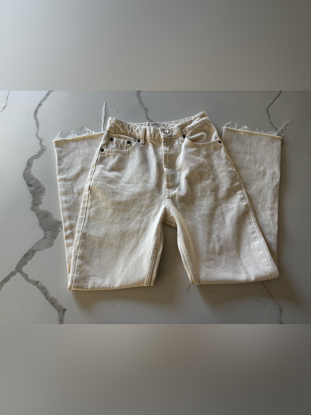 Zara Women’s Off-White Straight-Leg Jeans ulnhemmed size 2